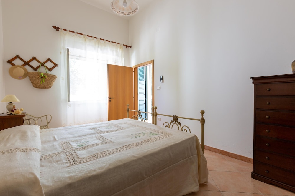 Basic Villa photo 2