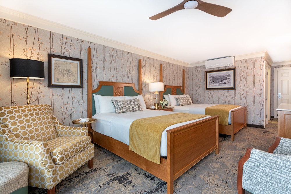 2 Queen Beds, Ocean View 2nd Floor photo 1