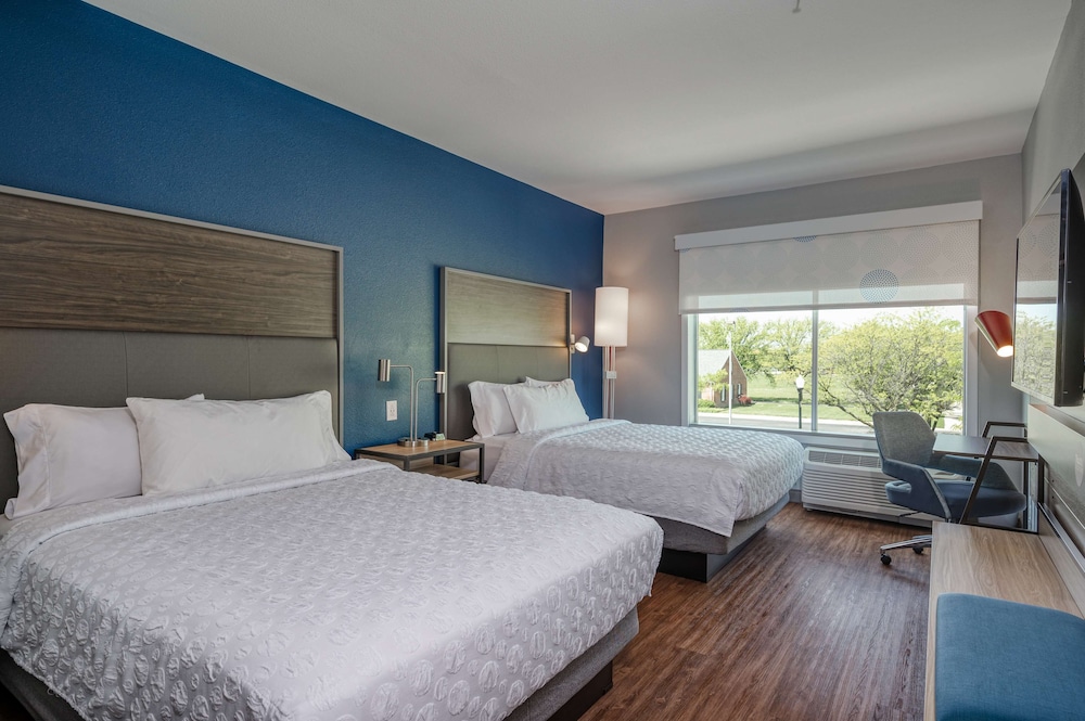 Room, 2 Queen Beds, Accessible (Hearing) - Photo 1