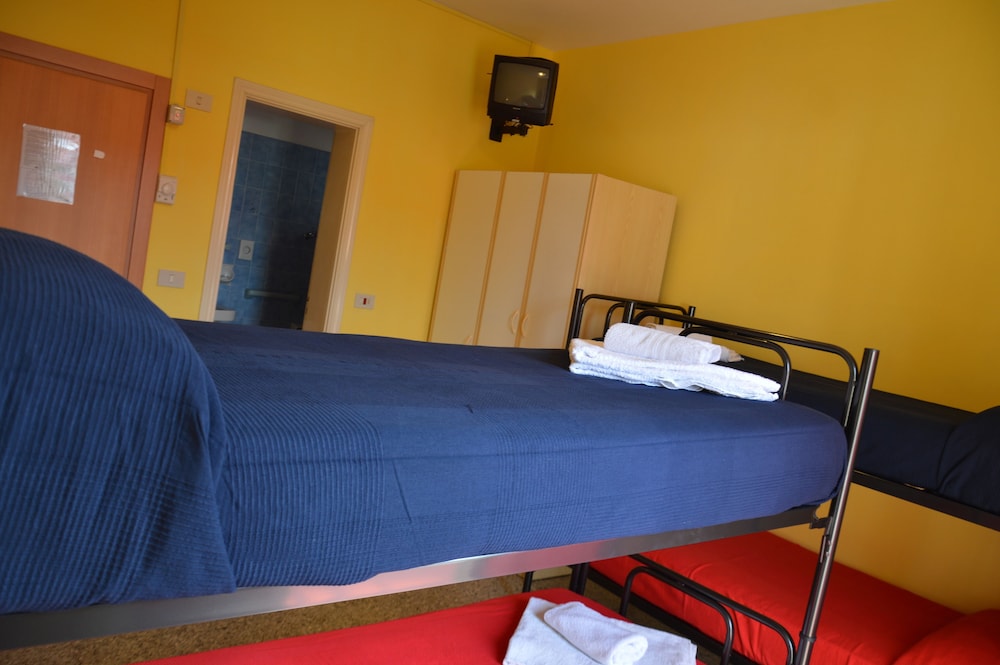 Twin Room With One Bunk Bed