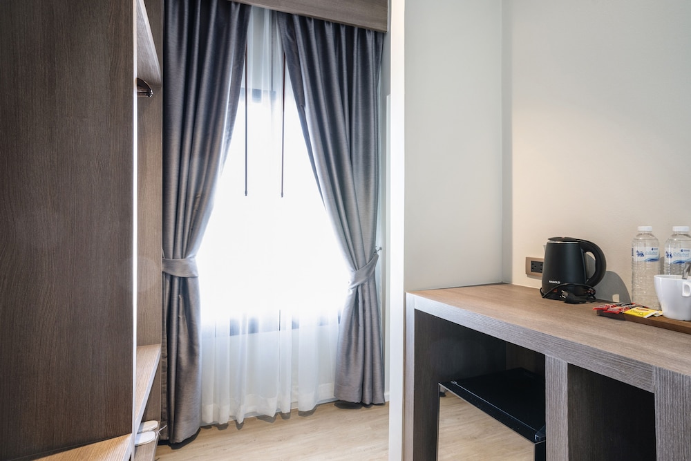 Standard Twin Room - Photo 11
