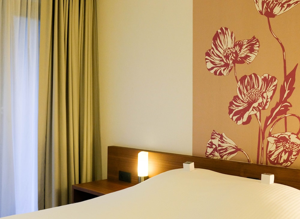 Double Small Room - Photo 5