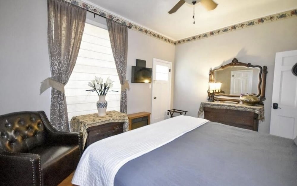 Veranda Suite photo 1