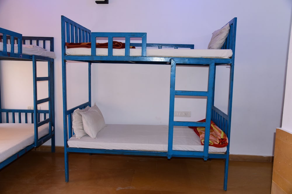 6 Bed Mixed Dormitory Room photo 2