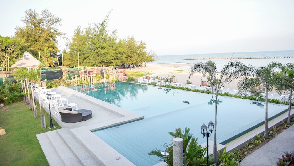 Duplex Suite Poolside - Photo 8