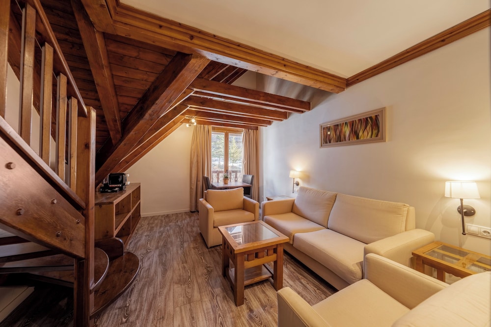 Presidential Suite, Valley View (Occitania, 2 Adults) photo 2