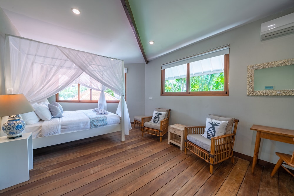 Family Villa, 4 Bedrooms, Pool View - Photo 14