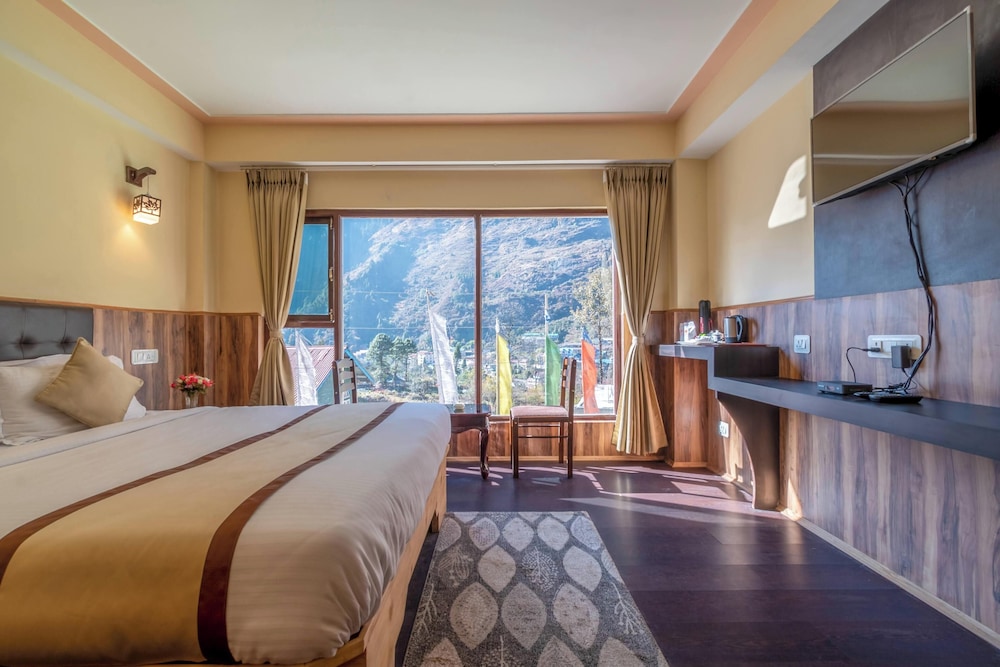 Superior Double Room, Mountain View photo 3