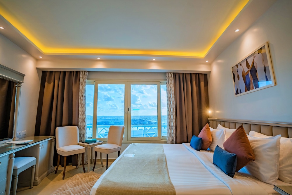 Junior Jacuzzi Suite photo 3