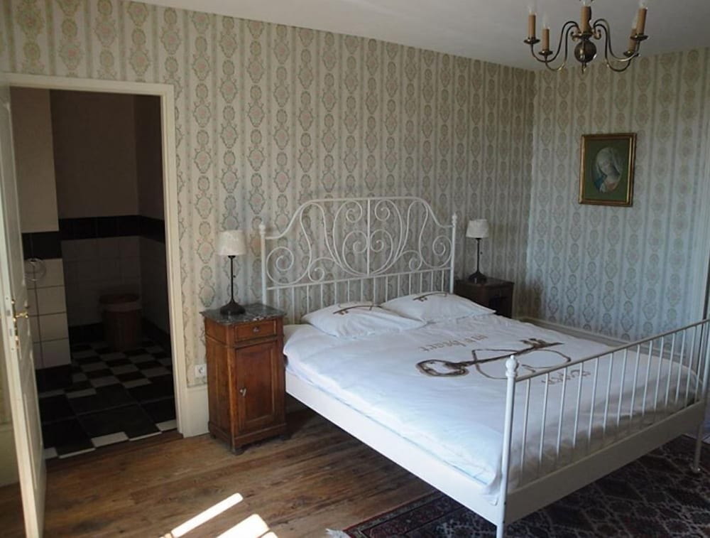 Quadruple Room (Chateau) photo 1