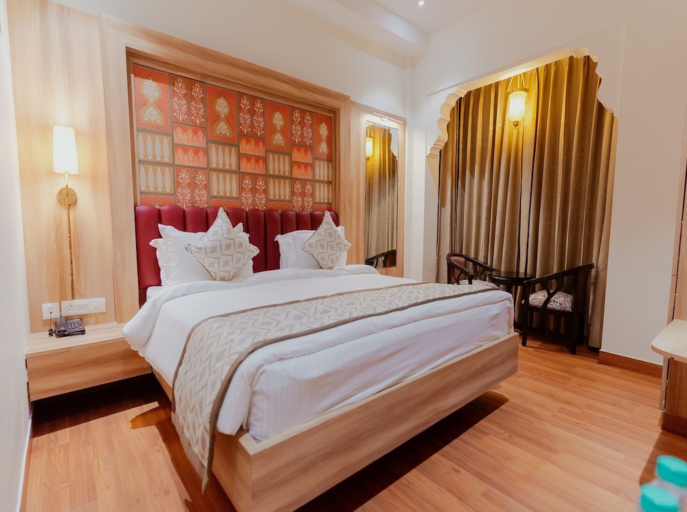 Classic Double Room, City View
