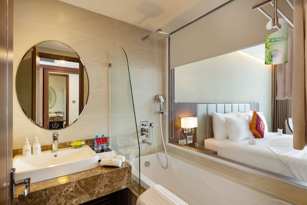 Suite - Photo 4