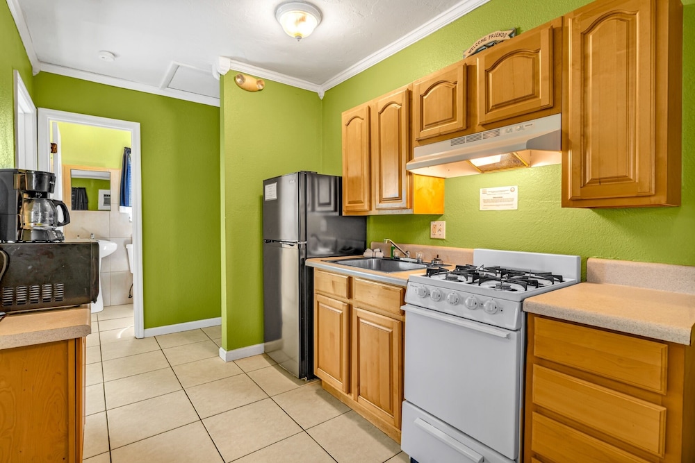 1 Bedroom Cabin Half/Duplex Unit B up on stilts photo 2