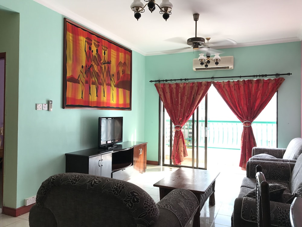 Panoramic Apartment, 3 Bedrooms, Balcony, Partial Sea View