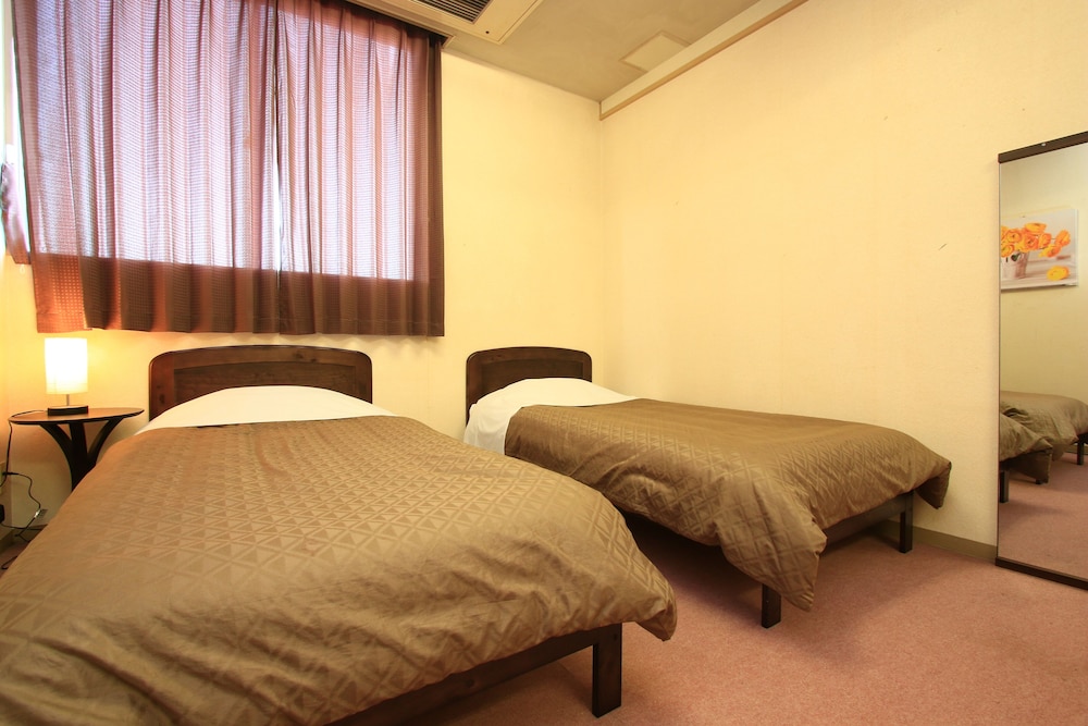 Twin Room - Photo 3