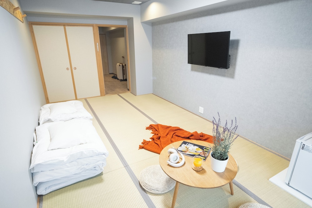Essential tatami Large Room up to 4 futon beds (Non-smoking) - Photo 2