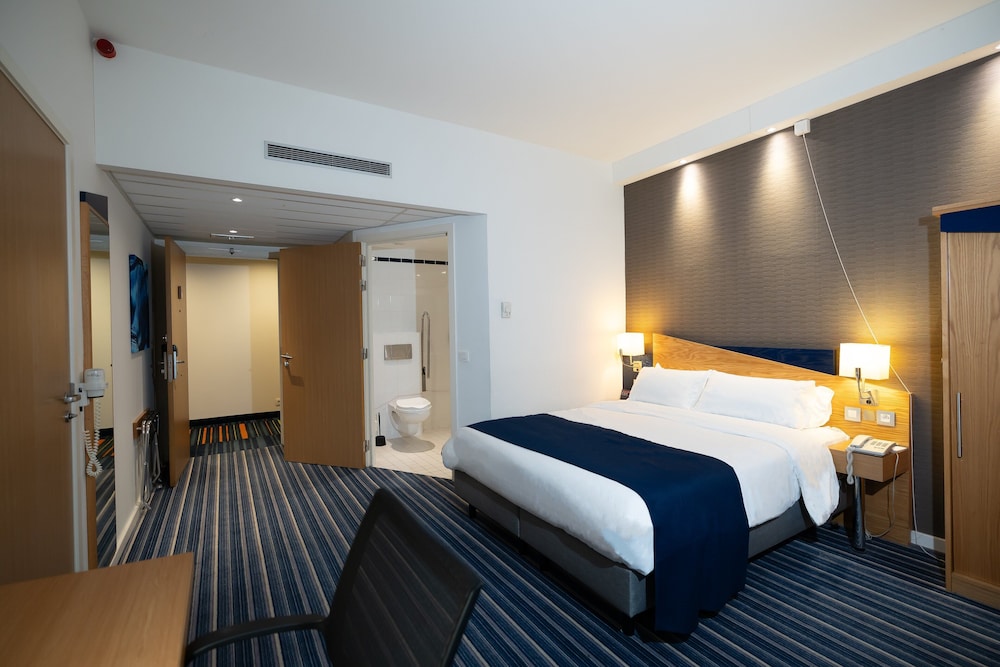 Room, 1 Queen Bed, Accessible photo 3