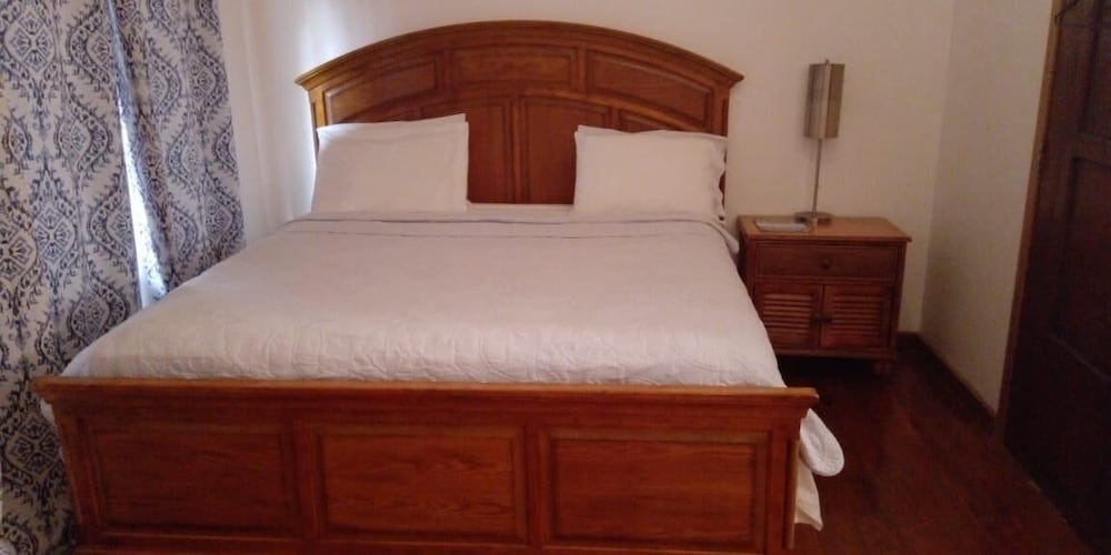 Basic Cabin, 1 King Bed, Ocean View, Beachfront photo 1