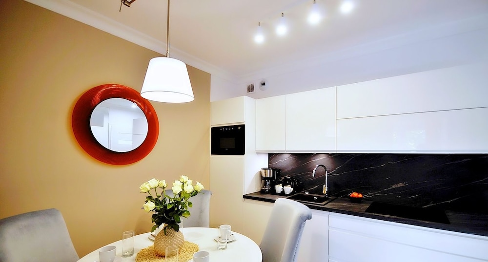 Deluxe Apartment, 1 Queen Bed with Sofa bed, Pool Access, Park View (NTA207) photo 2
