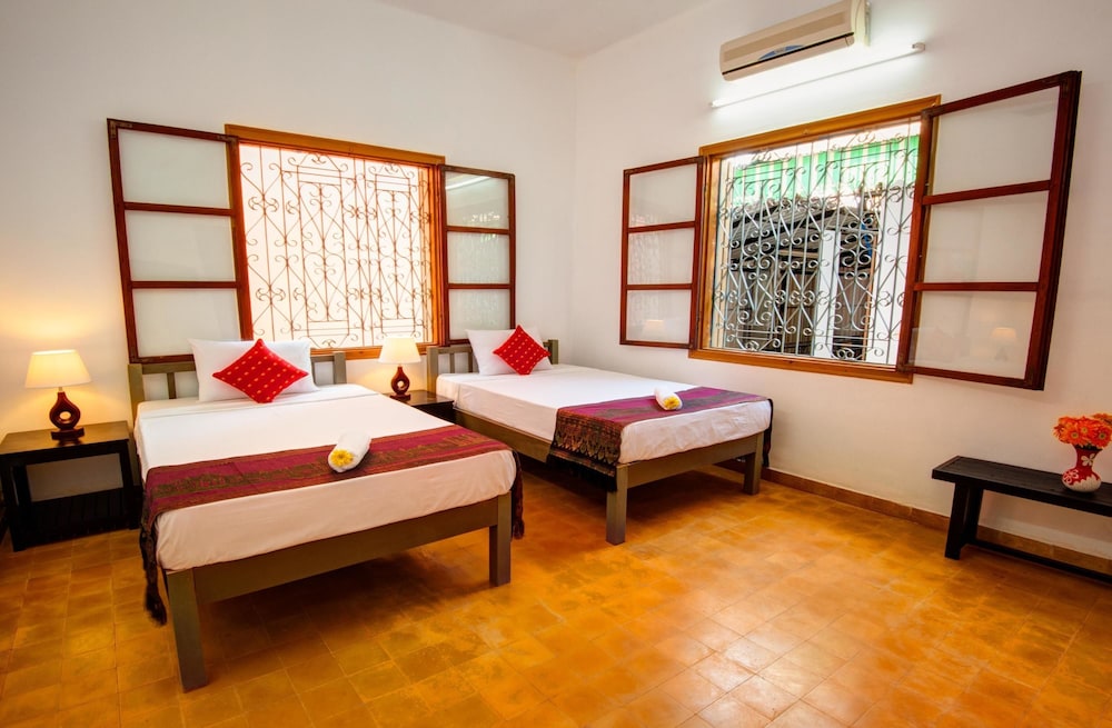 Twin Room with Private Bathroom photo 1