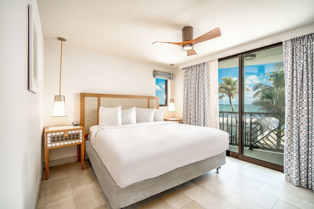 Ada Ocean View King Suite