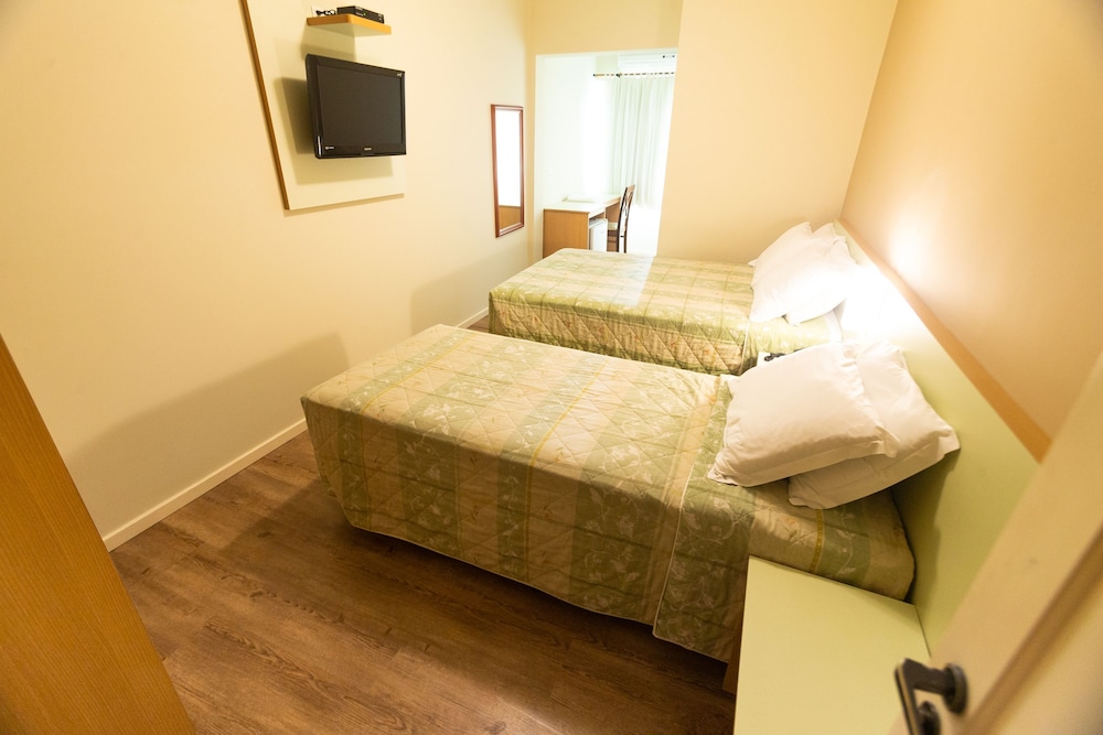 Deluxe Triple Room photo 3