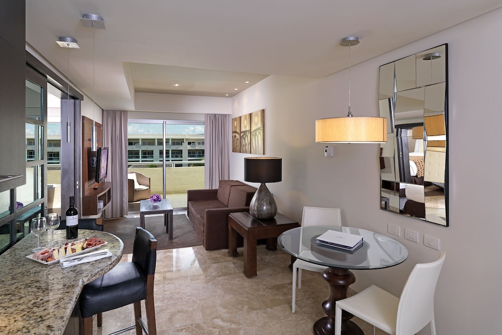 Suite (Nature View) - Photo 3