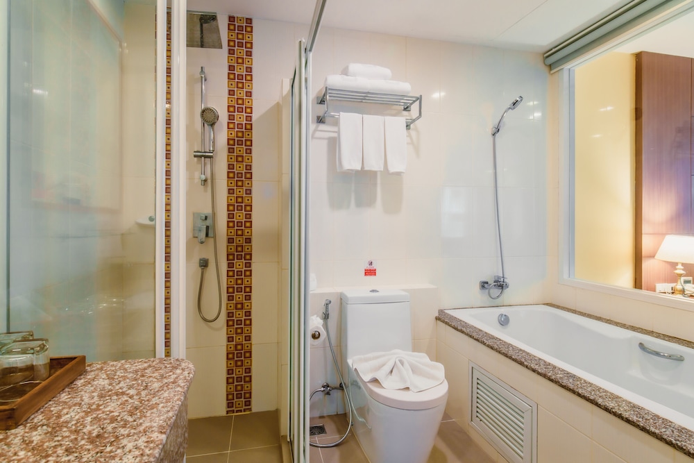 Family Suite - Pool View photo 3
