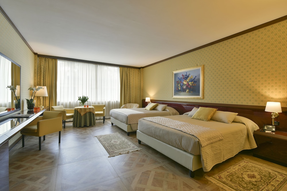 Superior Quadruple Room photo 3