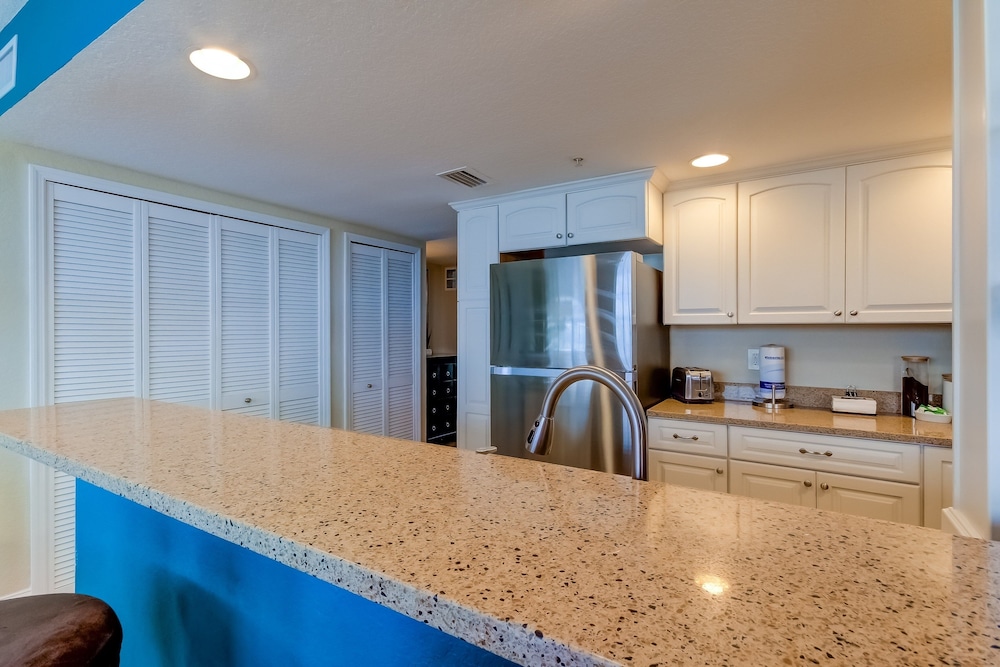 Condo, 2 Bedrooms