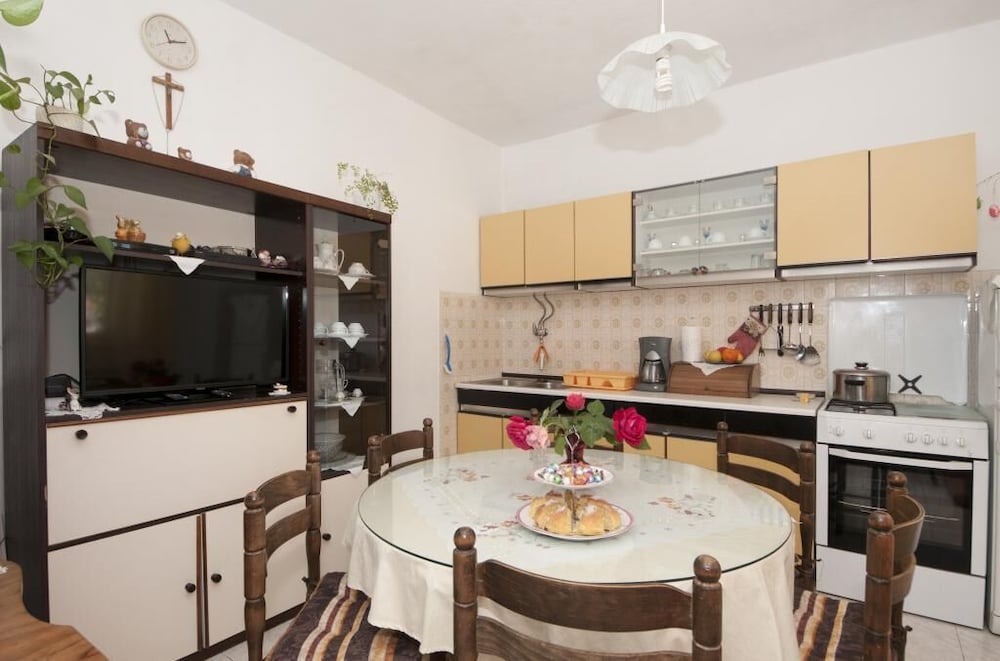 Apartment (Two Bedroom Apartment with Terrace(A1) photo 3