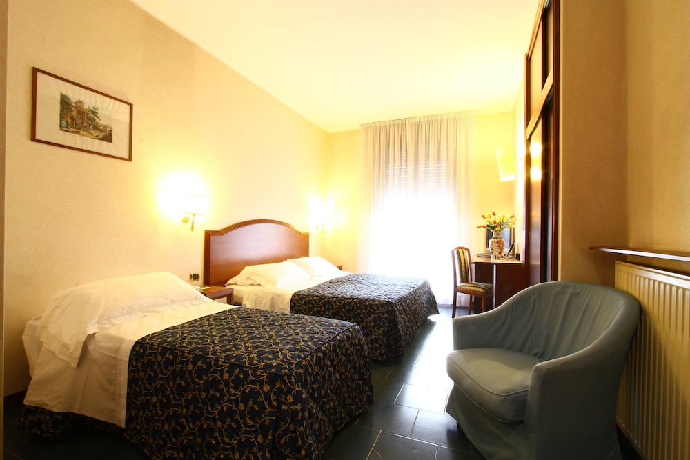 Triple Room - Photo 1