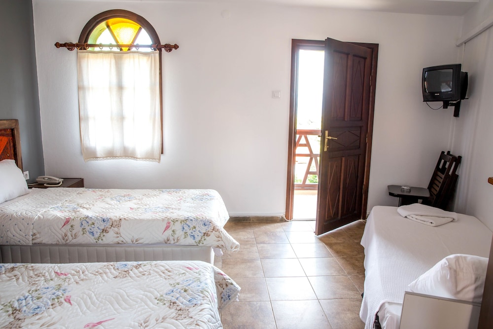 Standard Triple Room photo 1