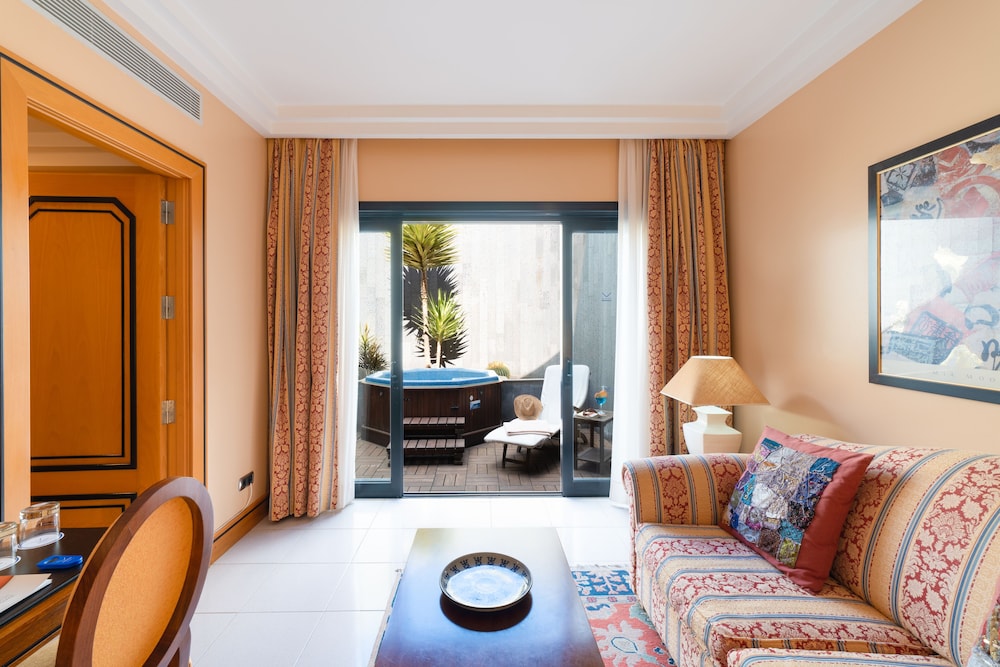 Standard Suite