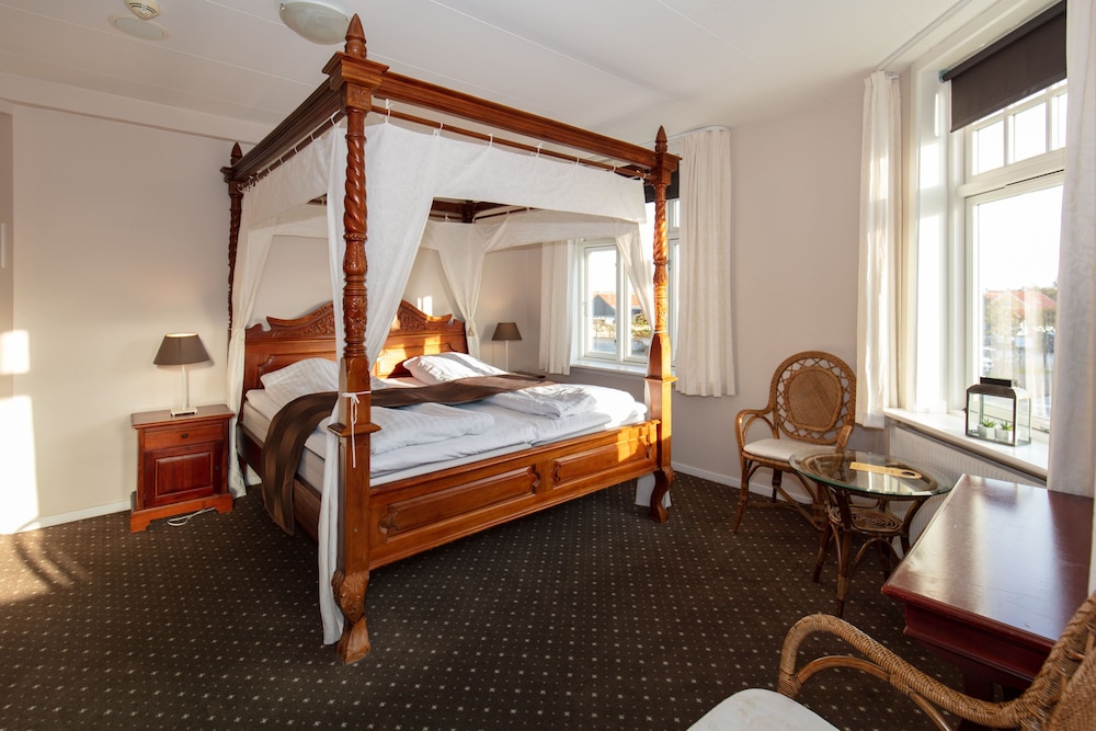 Romantic Double Room, 1 King Bed, Annex Building, photo 6