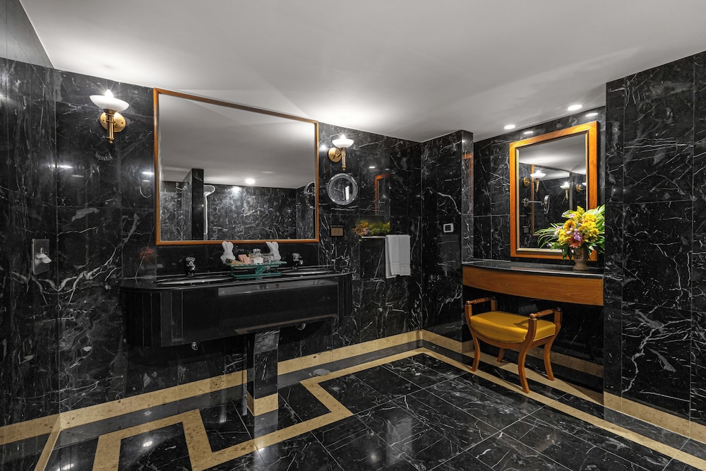 Two Bedrooms Royal Suite