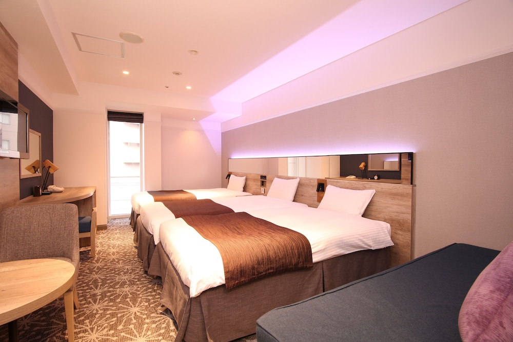 Grand Twin Room+Sofa Bed (Modular Bathroom, Toilet Partition, Shower Cabin) photo 2