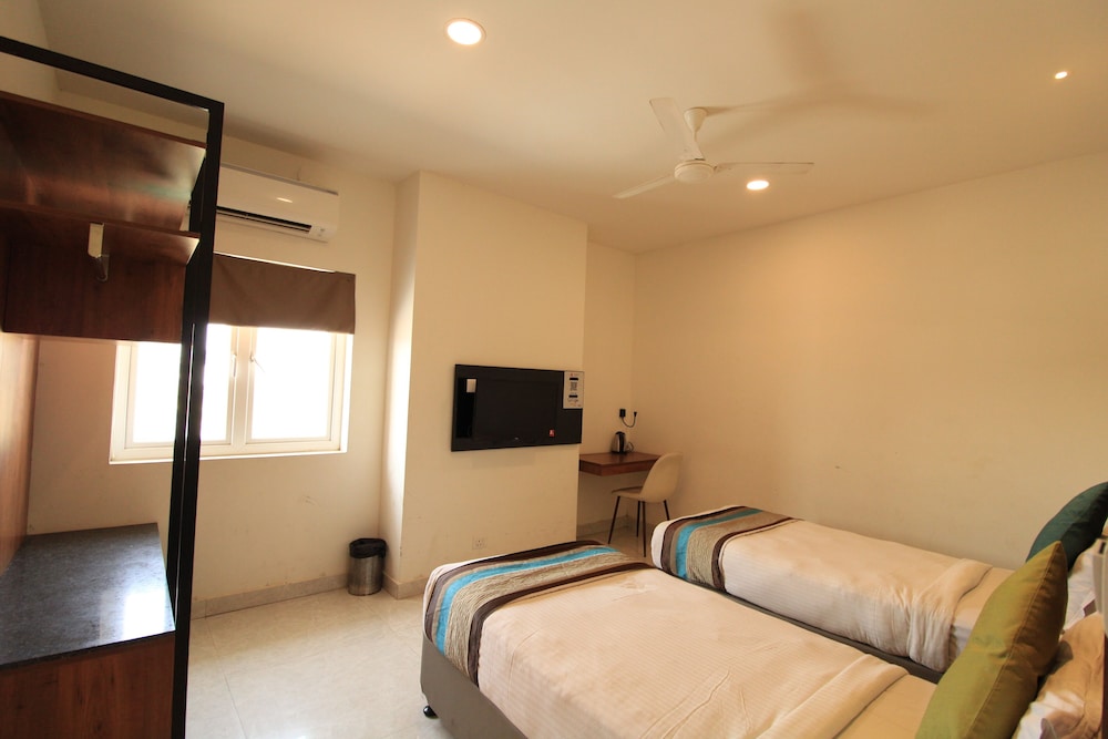 Deluxe Room - Photo 5
