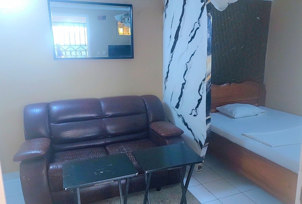 Signature Studio, 1 Queen Bed