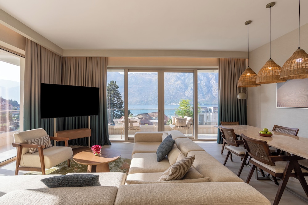 Deluxe Apartment, 3 Bedrooms, Sea View