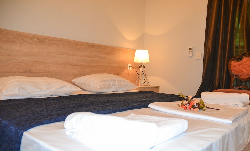 Standard Double or Twin Room, Balcony photo 3