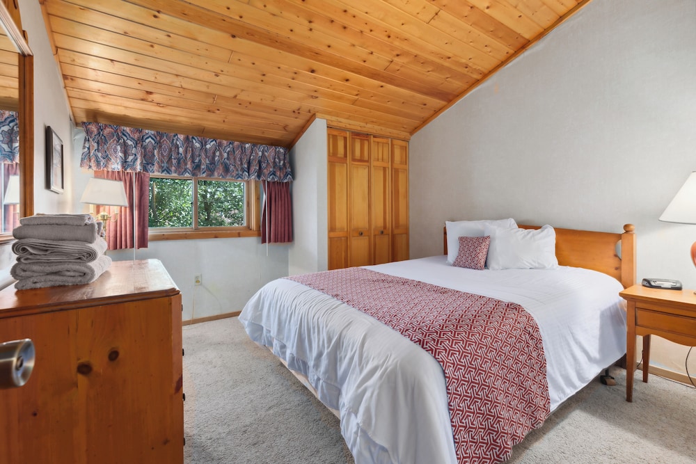 Family Cabin, 2 Bedrooms photo 1