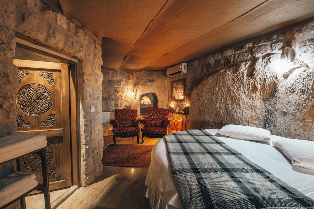 Luxury Suite photo 1