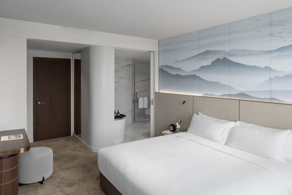 Suite, 1 King Bed, Club Lounge Access (Residence) - Photo 2