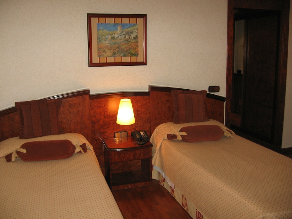 Standard Room photo 1