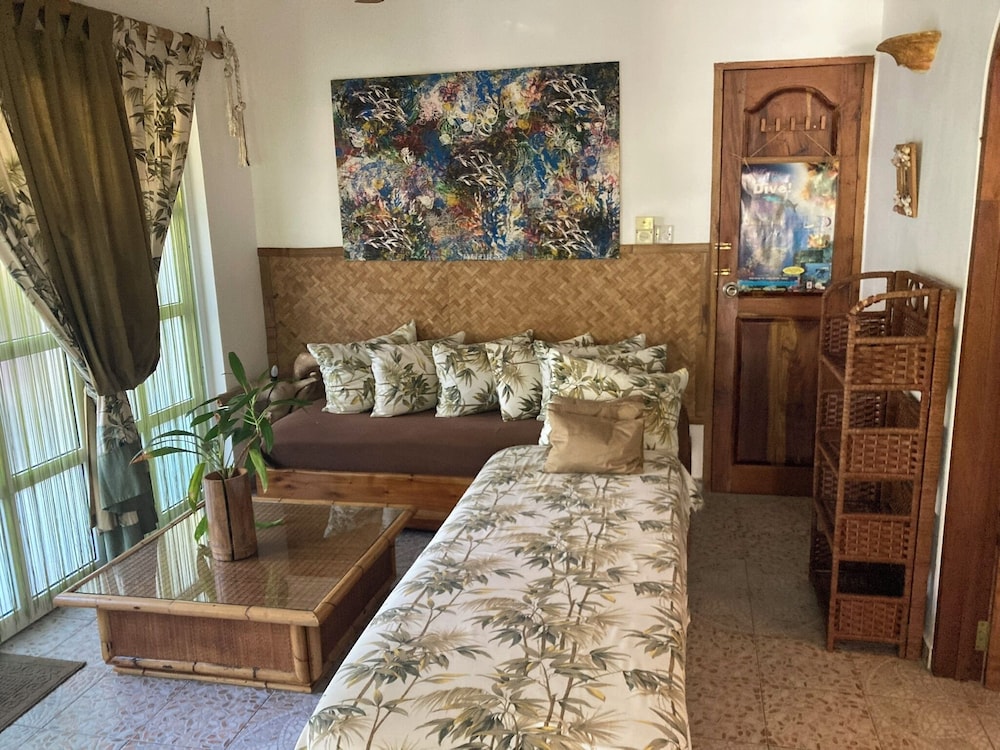 Classic Apartment, Partial Sea View photo 3