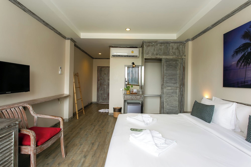 Junior Room - Photo 13