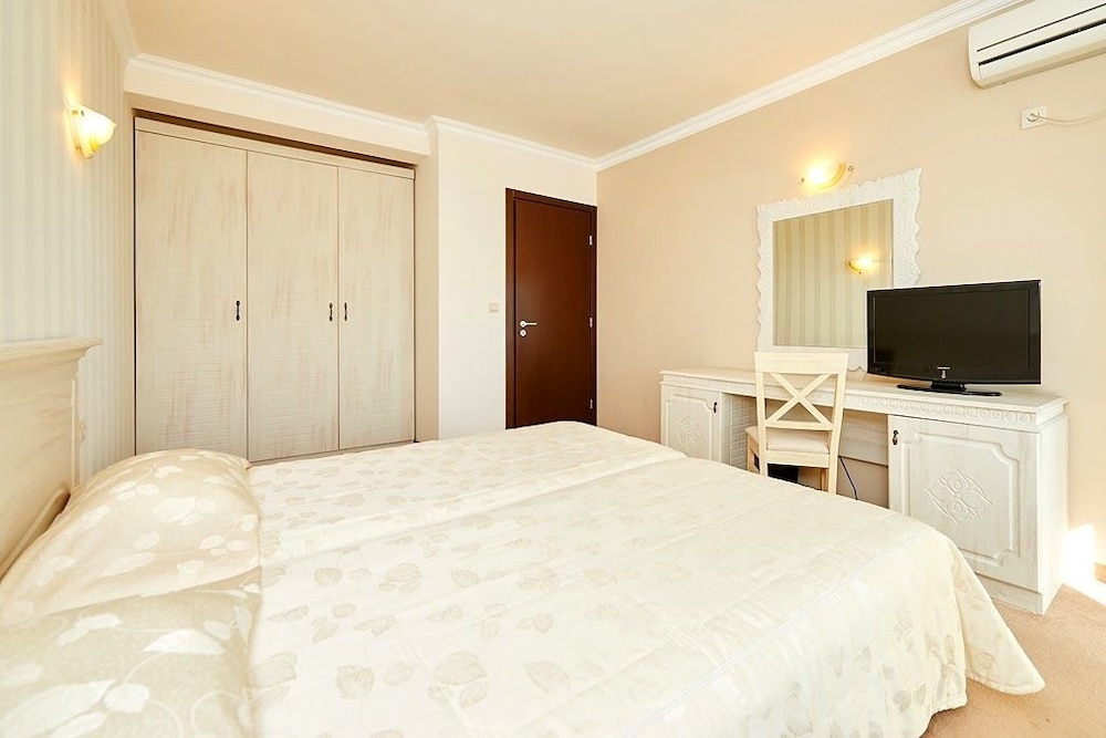Apartment, 2 Bedroom, Sea view photo 1