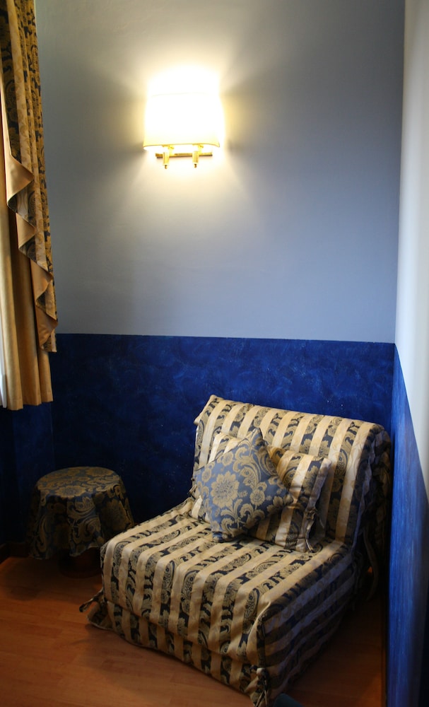 Standard Double or Twin Room photo 3