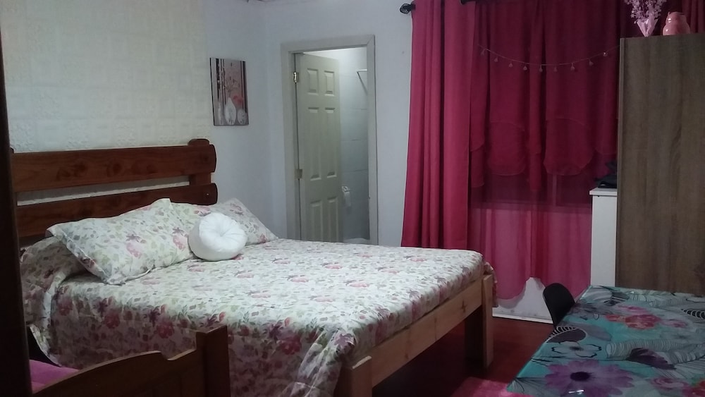 Triple Room, Ensuite photo 1